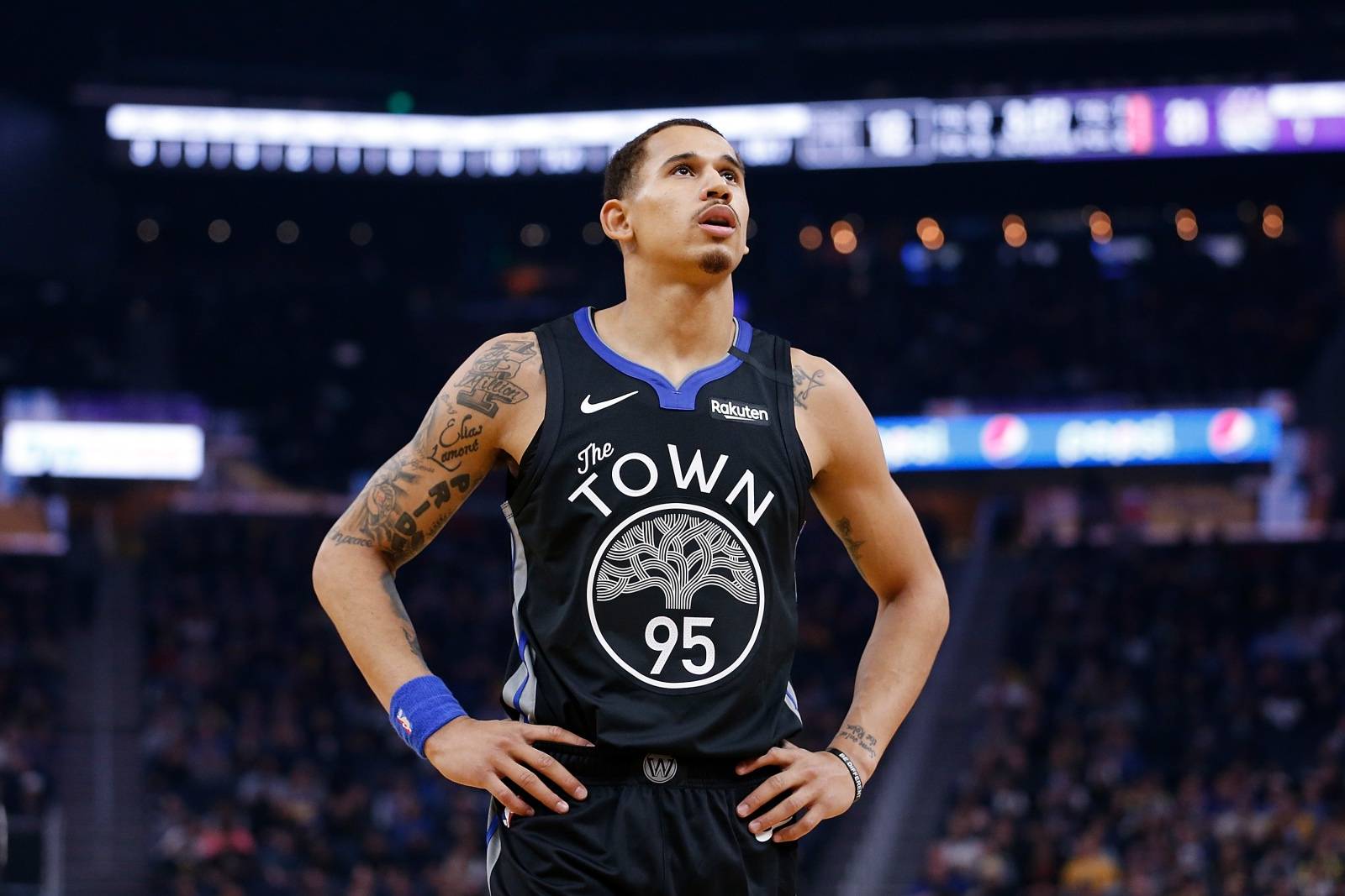 面对追防的 面对追防的